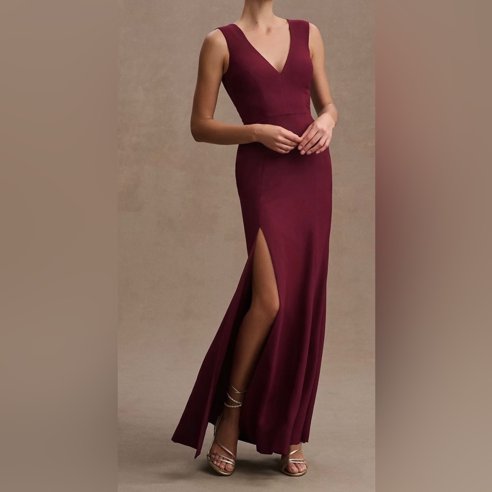 Dress the Population Sandra V Neck Mermaid Gown, Medium